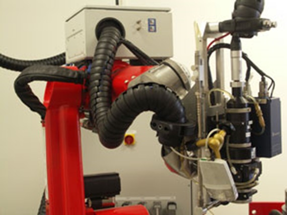 Foto von Mehrdimensional beweglichen Energiezuführungen