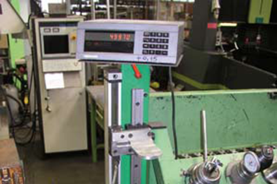 drylin® T Schiene mit Messsystem für Werkzeuge